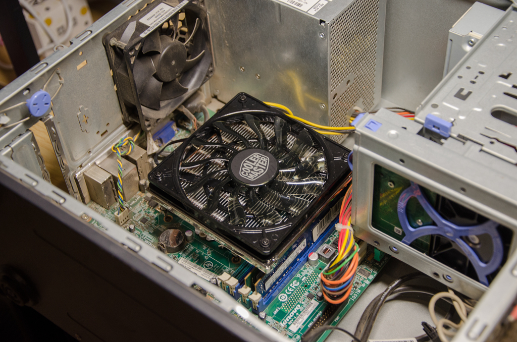 修电脑不检查直接换主板,自己如何重新装cpu散热