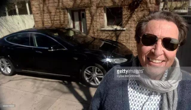 她是营养师，50年模特生涯，63岁还拍裸体封面！