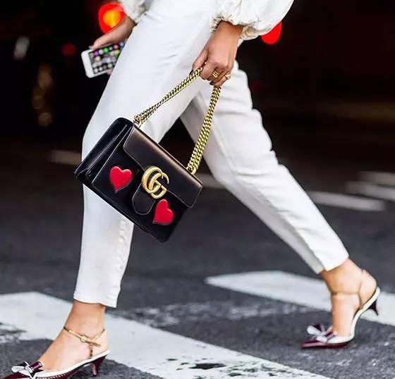 穿不错|纵使包包数千万独爱一只链条包