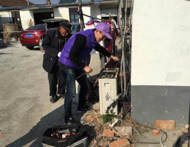 很多好人好事就在我们身边,这些拾金不昧的行为值得点赞