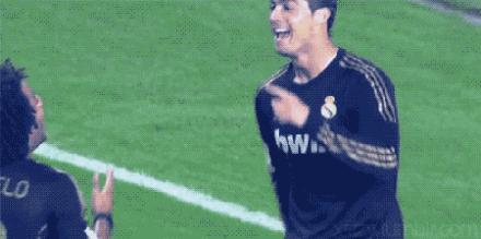 盘点c罗足球场上的高燃瞬间,足球运动员致敬c罗的庆祝动作