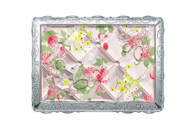 这些彩妆、饰品和衣服，给我10个男朋友都不换！