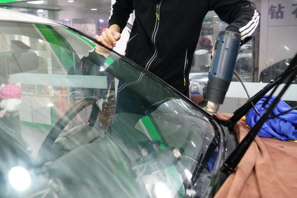 老司机汽车贴膜,老司机和你聊聊汽车贴膜那些事儿