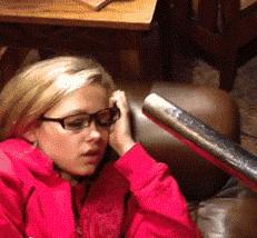 睡在上铺想玩台式电脑怎么弄,在上铺玩电脑