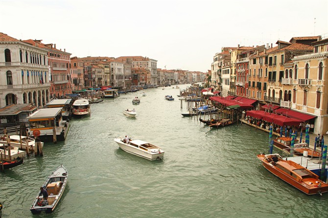 威尼斯景点彩虹岛,威尼斯有哪些美丽的岛屿