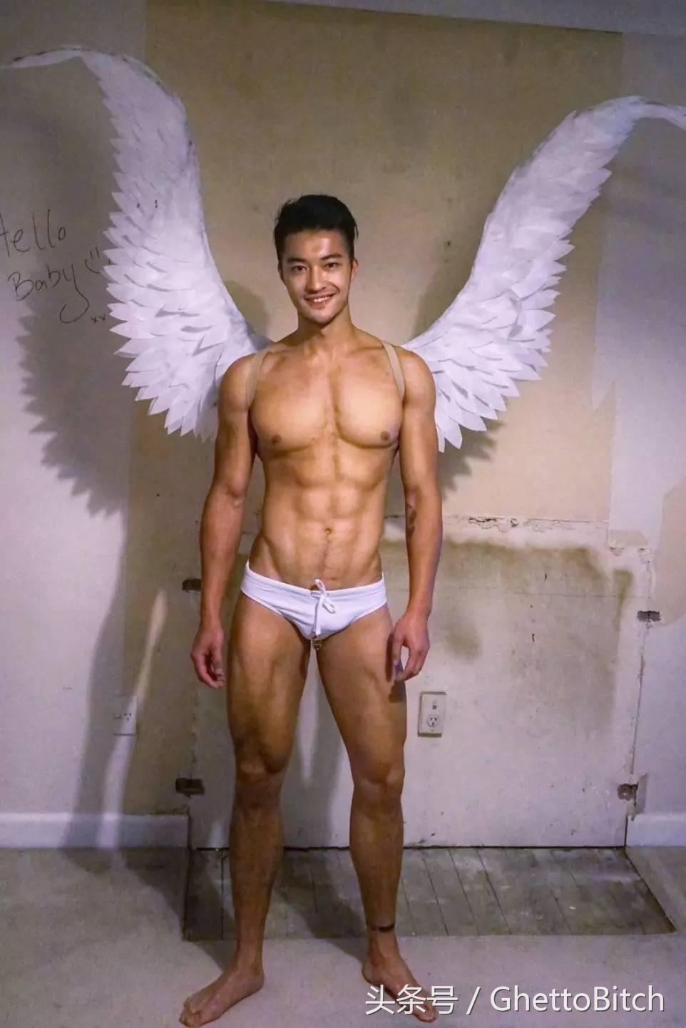 后宫离花传｜RMIUC从十八线深柜男孩到名媛一姐的故事