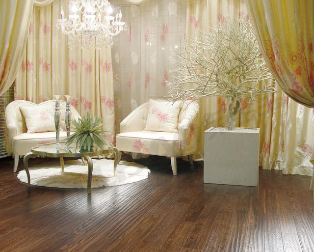 在你心中,什么颜色的地板最适合春天?