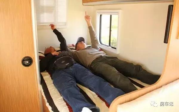 海格h5c的防抱死诊断接口位置,海格c型房车2.7汽油自动