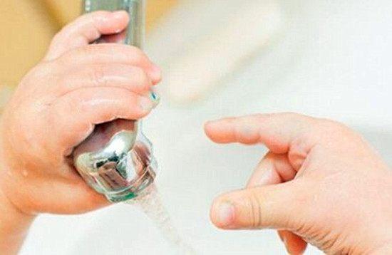 宝宝发烧39.8头很烫很烫怎么办,宝宝再也不怕被烫到了