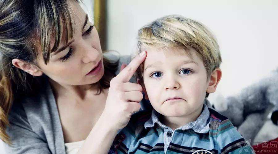 宝宝磕到头要擦什么药,婴儿磕到头需要去医院吗