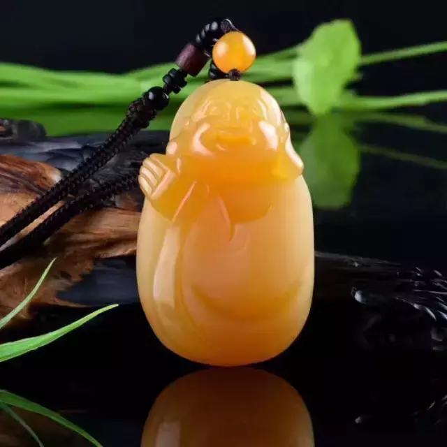 黄龙玉石有什么作用,黄龙玉石鉴别最简单方法如下