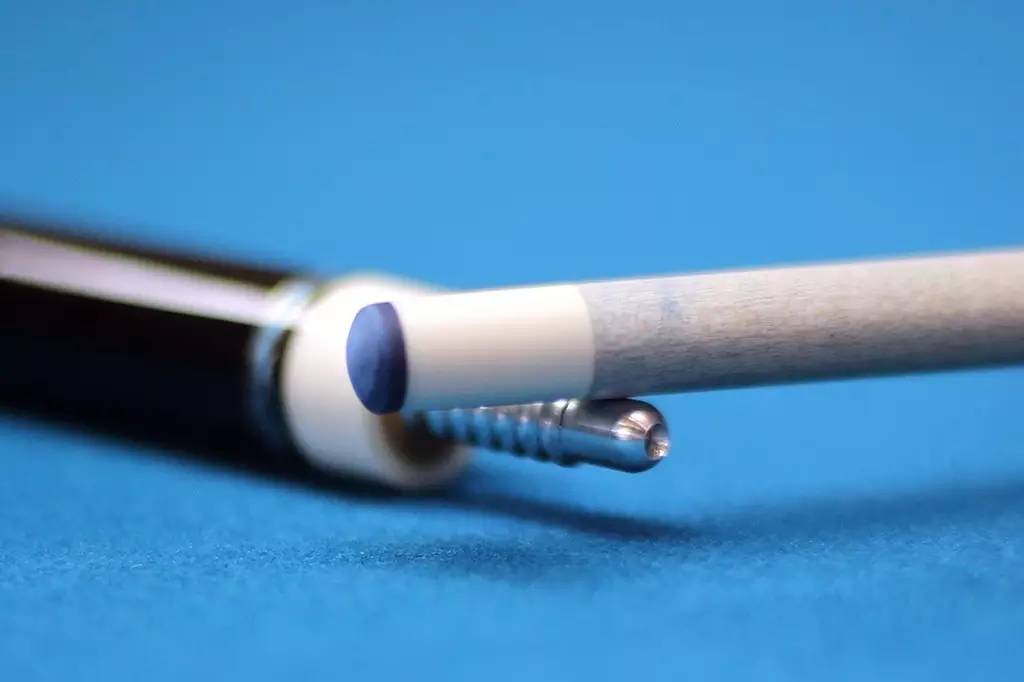 世界台球冠军杨帆,杨帆台球用的什么球杆