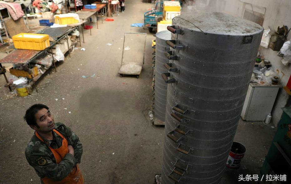 继月入近万肉夹馍之后，又来了个“两万馒头哥”？