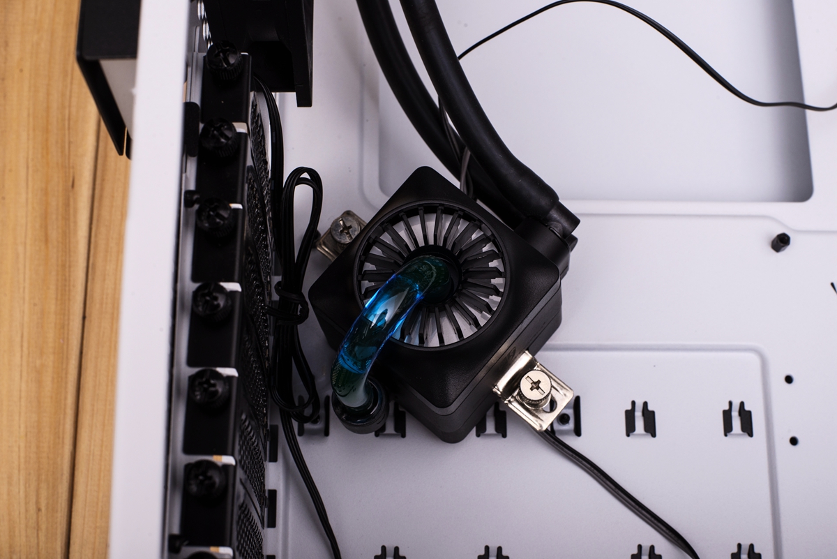 华硕电脑玩生化危机,华硕无畏15i生化危机