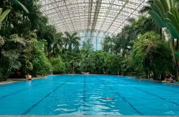 一起泡个温泉,温泉泡池冬天来一场暖暖温泉旅行