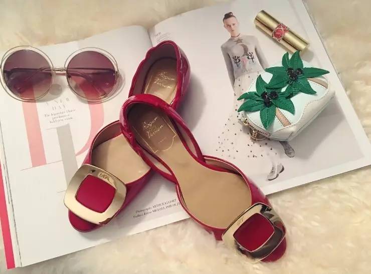 跟着艺术家学穿搭,跟艺术家学穿搭三组时髦颜色