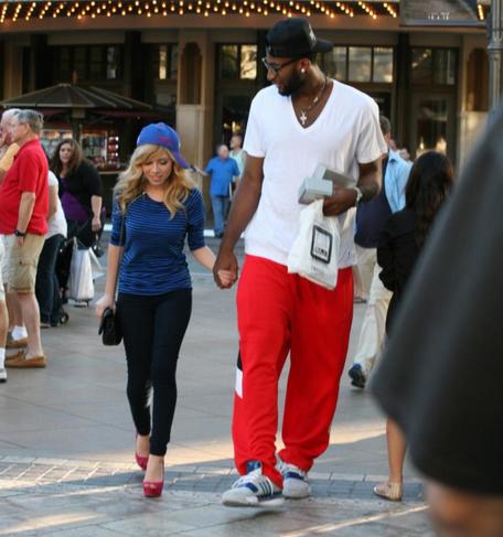 有高个子男朋友是什么体验,有高个子的男朋友的好处