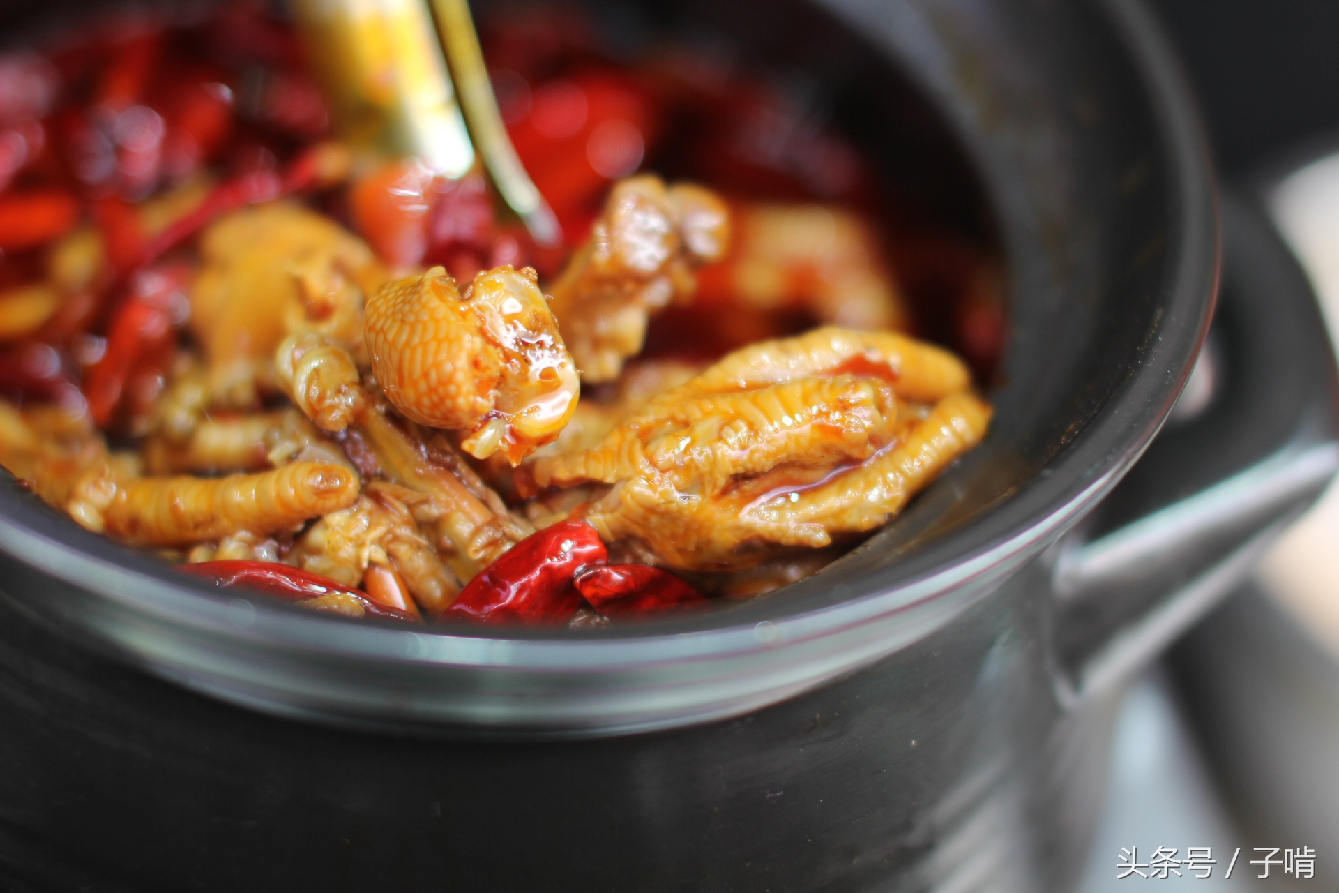 10块钱三个鸡爪,一包十几块的火锅鸡爪