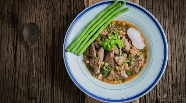 猪脑可以和猪血一起吃吗,大肠和猪血能一起吃吗