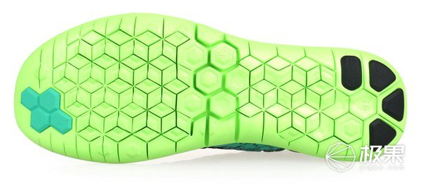 你从不注意的鞋底花纹,却成了乔丹科比封神的“秘密”