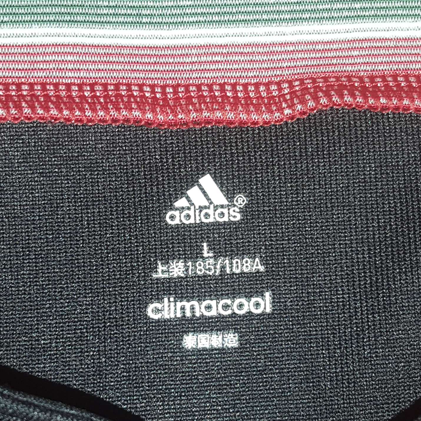 春天来了买点新衣服,又到了球衣可以单穿的季节