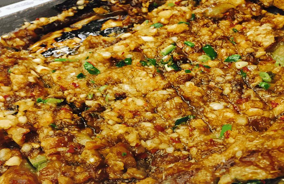 想走在有酒有肉的下沙街道，回忆无忧无虑的大学时光