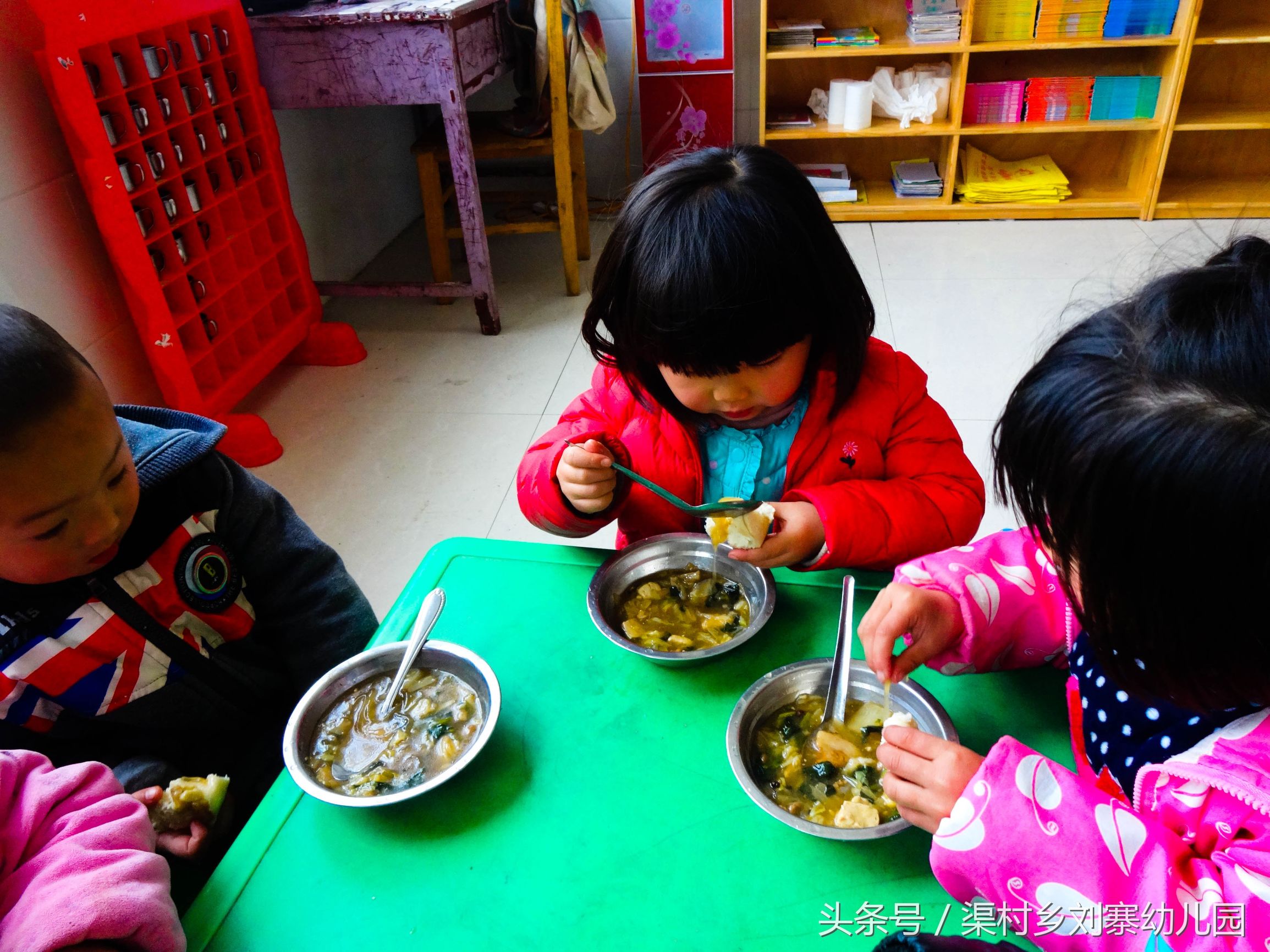 孩子每天在刘寨幼儿园吃什么呢？·孩子成长日记第二期