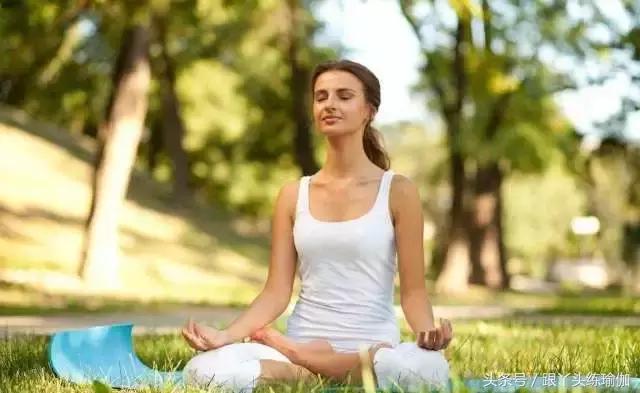 6个瑜伽体式帮您轻松治疗失眠,三个降压瑜伽动作