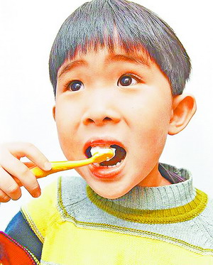 儿童吃指甲的后果,儿童刷牙吞食牙膏怎么办