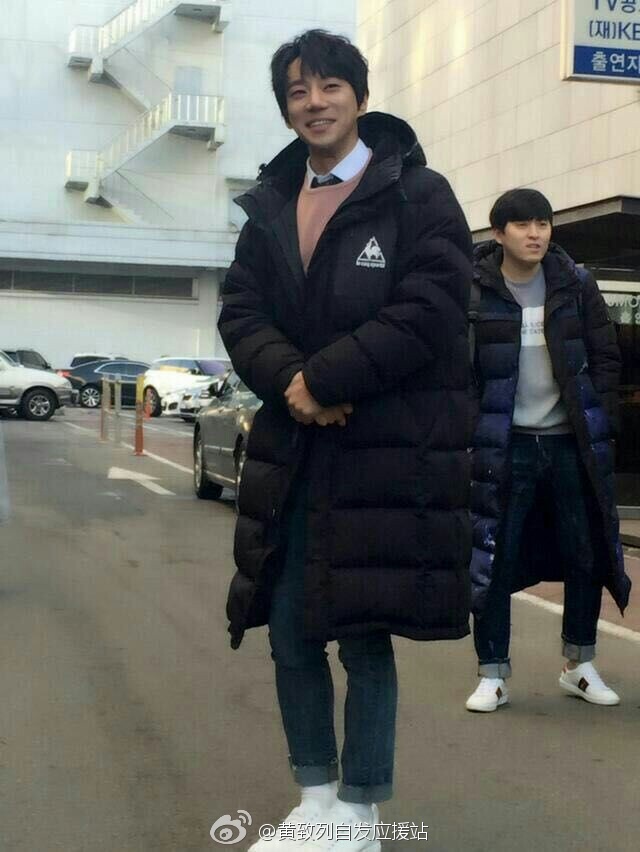 170327每周一都如此鲜嫩！黄MC“不朽”上班造型盘点