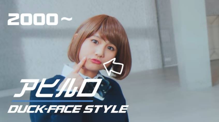 还在为拍照姿势而头疼？卖萌起家的JK们，早在100年前就美成精了！也许她们的某个姿势能带给你一点灵感……