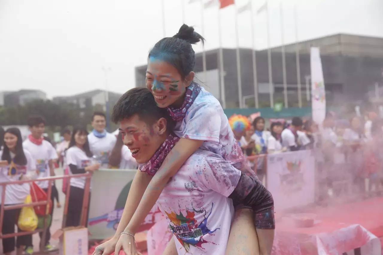 年轻就要这样疯！彩色跑广州站场面火爆，盛况空前！