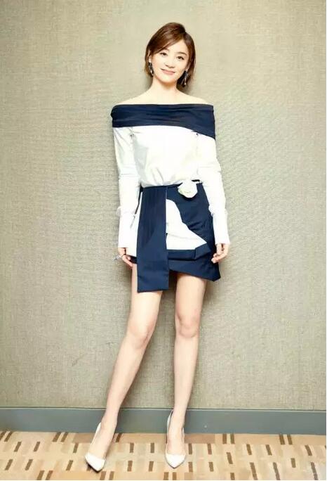 云巅之上简兮惊艳化妆出场,云巅之上简兮表演被肯定