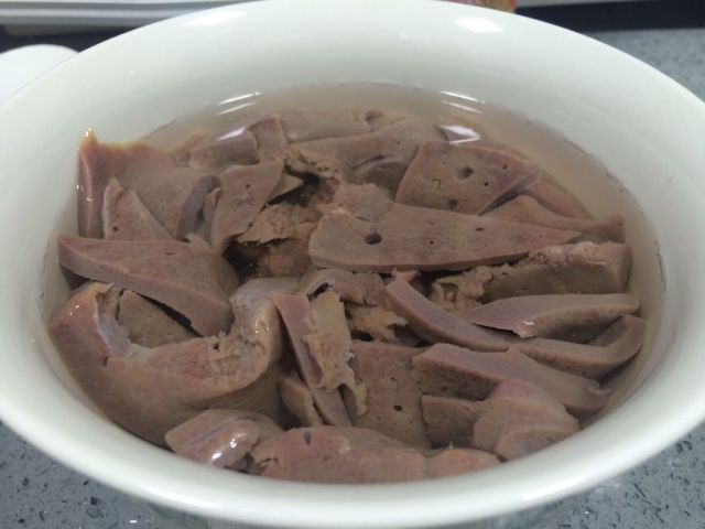 红麻油炒猪肝的功效,麻油炒猪肝详细做法