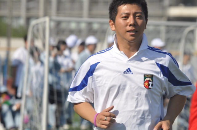 国足终于又一次不卑不亢,国足鹿晗