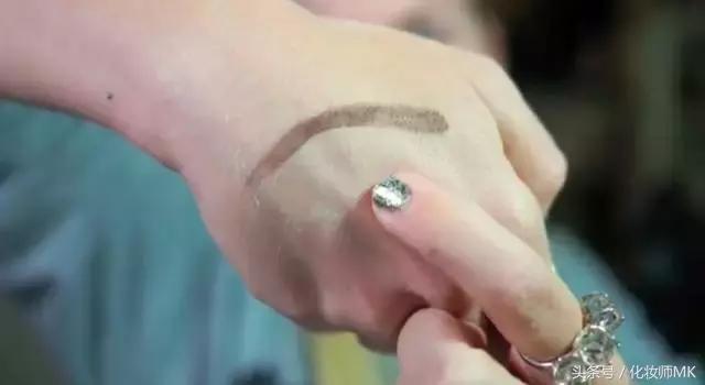 这些口红复古又高级,眼影口红推荐学生党