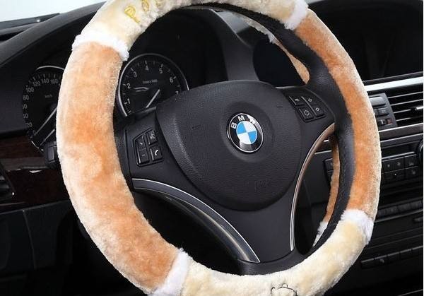 车上装饰品隐藏的危险,车内装饰品挂件的危害