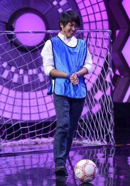 国足对阵韩国秒变脸,国足赢韩国万人合唱