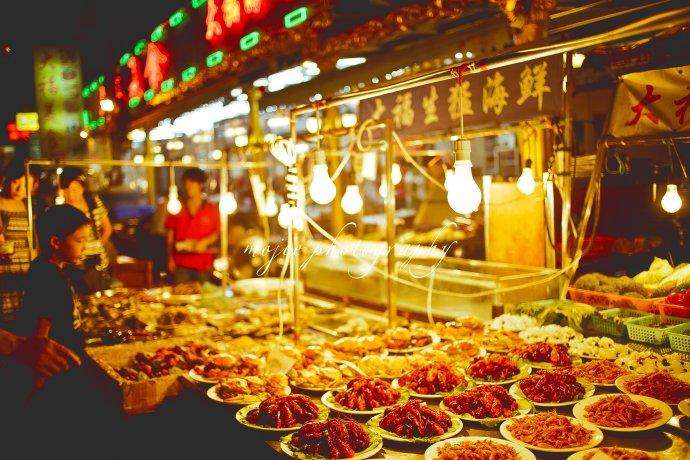 盘点国内最著名的十大美食街,国内有名的美食街你去过几条