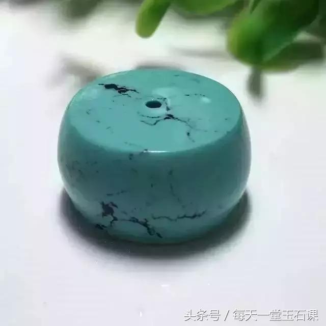 绿松石用酒精泡了一个晚上,绿松石清水洗后凉凉的立马就干了