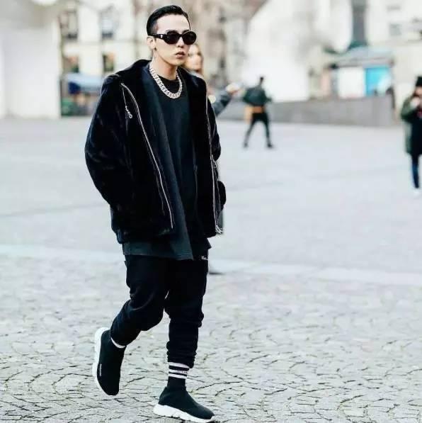 巴黎世家袜子鞋经典百搭上脚图,越丑越时尚