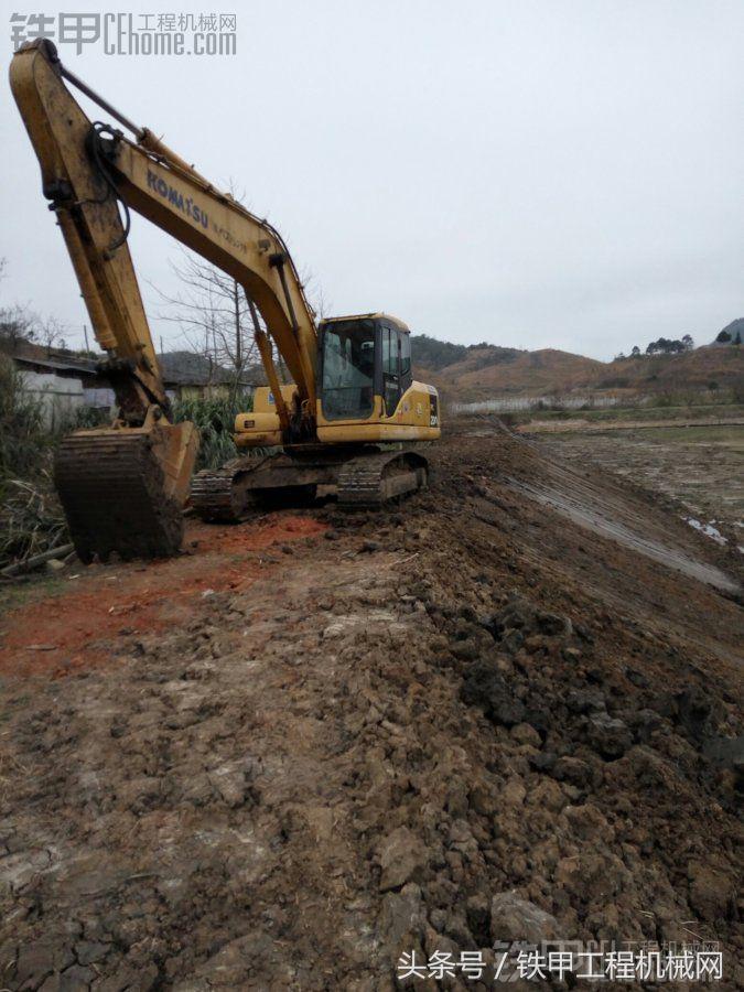 二手小松200-7装车视频,小松200-7老款新款