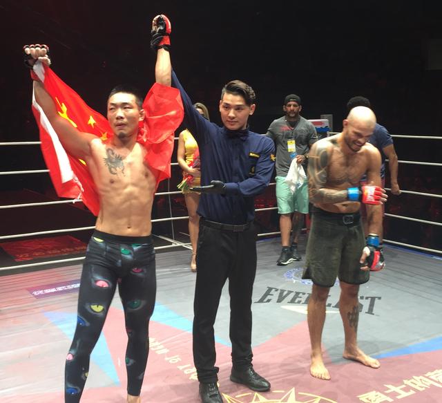 巴西“微笑杀手”*力暴**TKO中国十字固女王