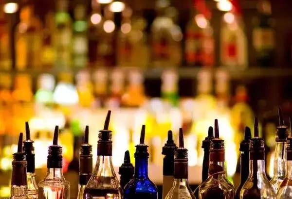 国足与酒,都是孤独而倔强的存在