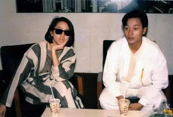 哥哥张国荣的传奇一生,张国荣老照片100张