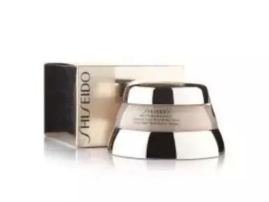 春日，温润男神黄轩代言的美妆与你更配哦！