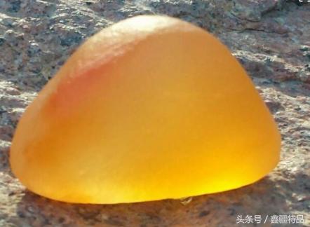 新疆戈壁海蓝宝石一克拉多少钱,新疆阿勒泰戈壁海蓝宝石原石