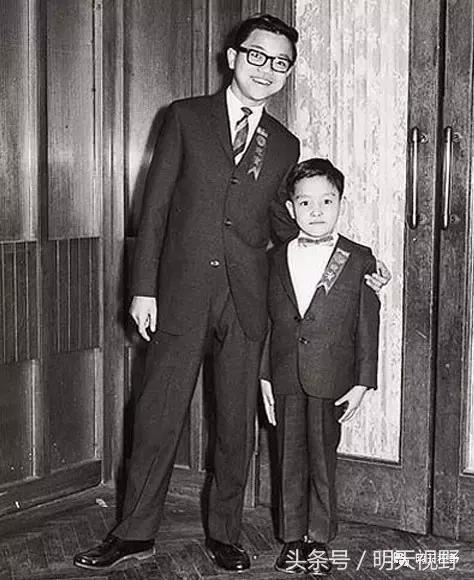 人物——怪你过分美丽，即使错过了你的时代也着迷！