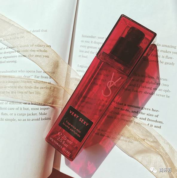 我给3个直男闻了16瓶香水，结果