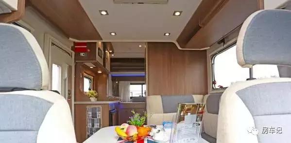 凯伦宾威大通c型房车评测,福特新世代凯伦宾威b型房车
